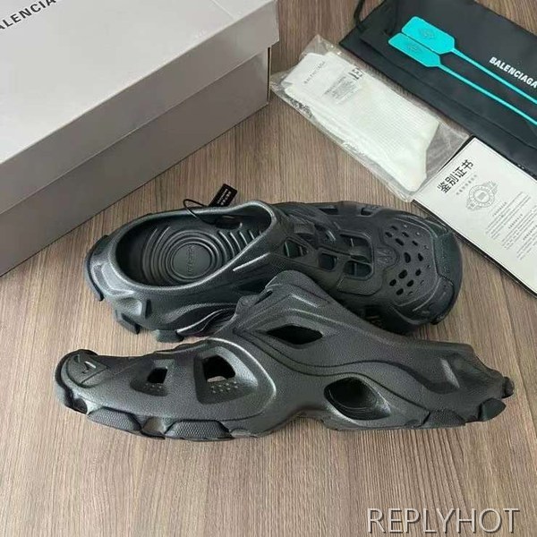 발렌시아가 2024 HD 컷아웃 슬라이드 뮬 샌들 슬리퍼