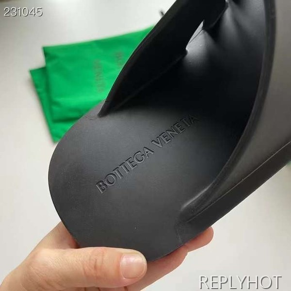 보테가베네타 2024 인트레치아토 러버 샌들 슬리퍼 신발