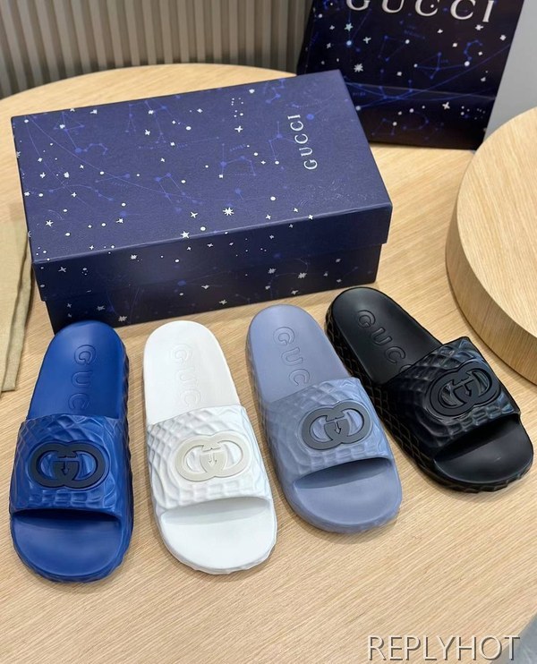 구찌 2024 인터로킹 엠보스드 샌들 슬리퍼 신발