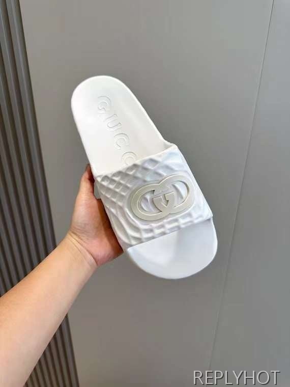 구찌 2024 인터로킹 엠보스드 샌들 슬리퍼 신발