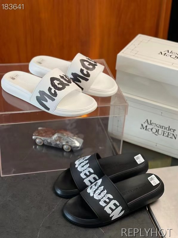 알렉산더맥퀸 2022 로고 레이어 프린팅 비치 샌들