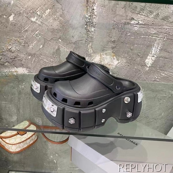 발렌시아가 2022 크록스 콜라보 스터드 샌들