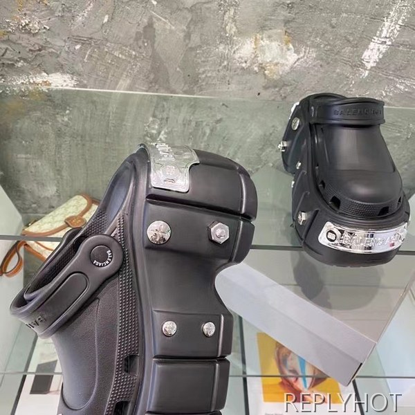 발렌시아가 2022 크록스 콜라보 스터드 샌들