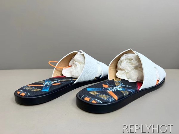 에르메스 2022 멀티패턴 화이트 이즈미르 샌들