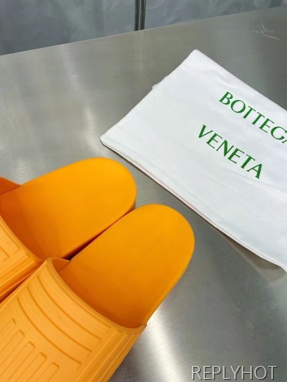 보테가베네타 2022 빅 인트레치아토 스트라이프 샌들