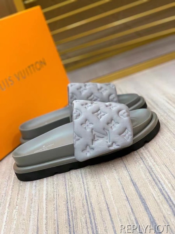 루이비통 2022 풀필로우 컴포트 엠보 모노그램 뮬 샌들