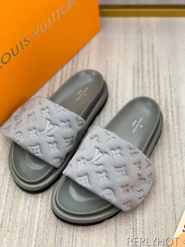 루이비통 2022 풀필로우 컴포트 엠보 모노그램 뮬 샌들