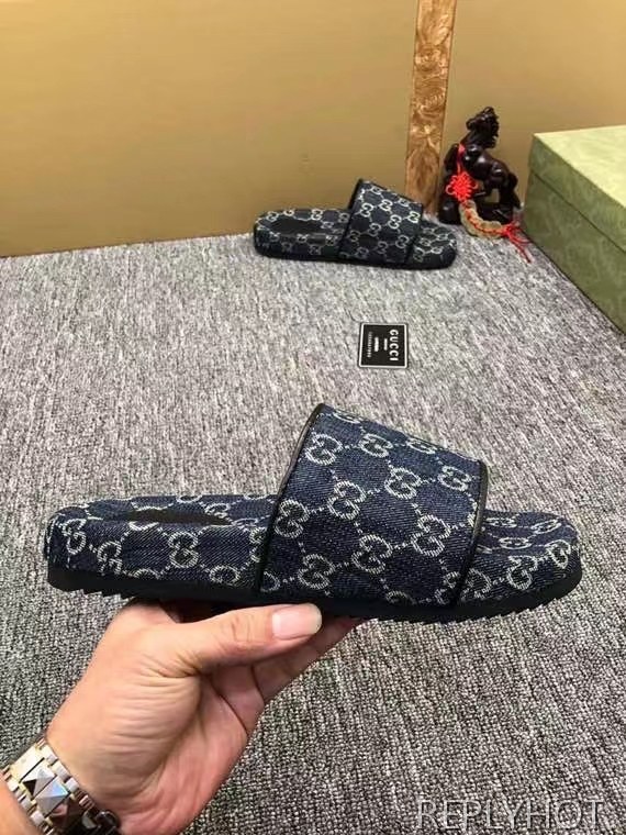 구찌 2022 GG 캔버스 슬라이드 샌들