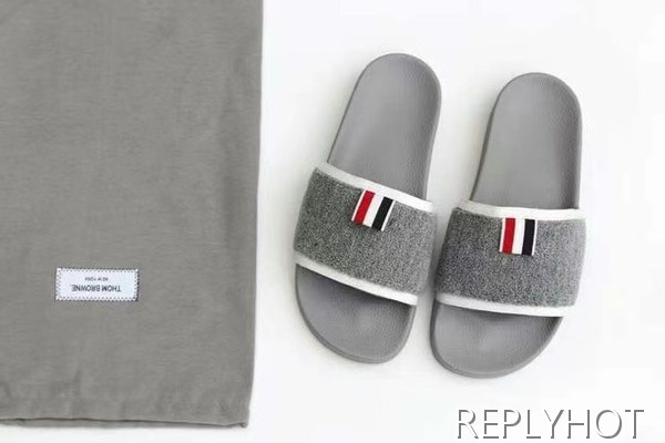 톰브라운 2022 그레이  화이트  파이핑 울  비치 샌들 슬라이드