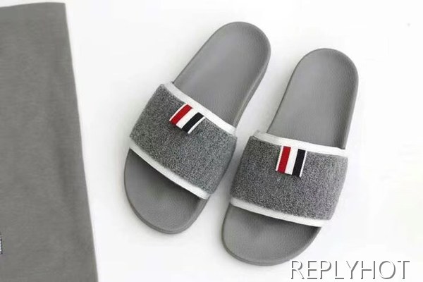 톰브라운 2022 그레이  화이트  파이핑 울  비치 샌들 슬라이드