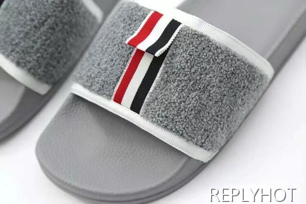 톰브라운 2022 그레이  화이트  파이핑 울 레이어 비치 샌들 슬라이드