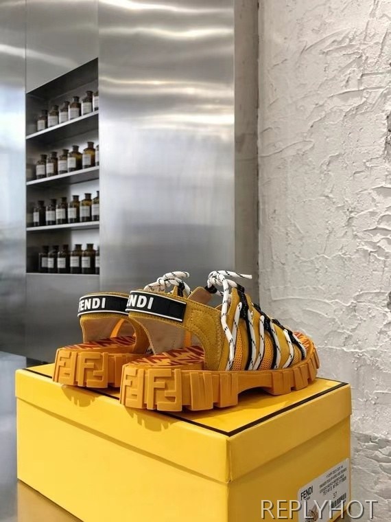펜디 2021 자카드 스트랩 샌들