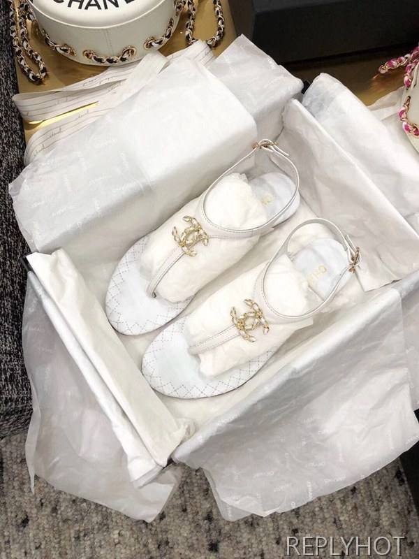 샤넬 cc로고샌들 화이트
