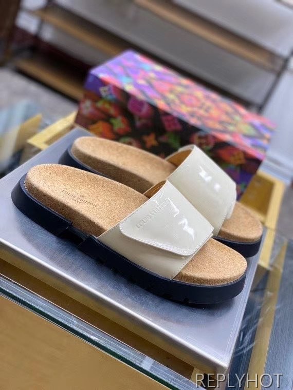 루이비통 2020 코르크 비치샌들