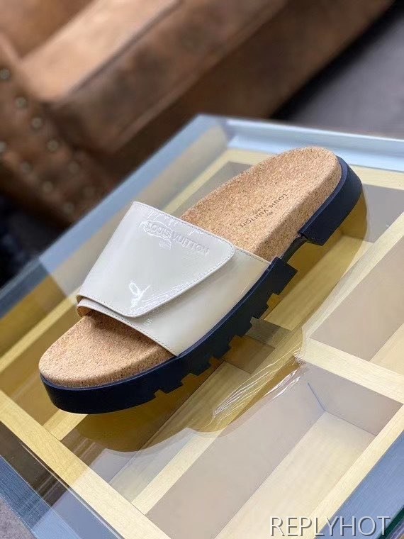 루이비통 2020 코르크 비치샌들