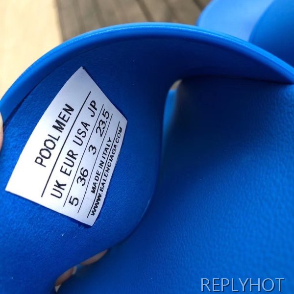 발렌시아가 2020 3d엠보로고 비치샌들 블루컬러