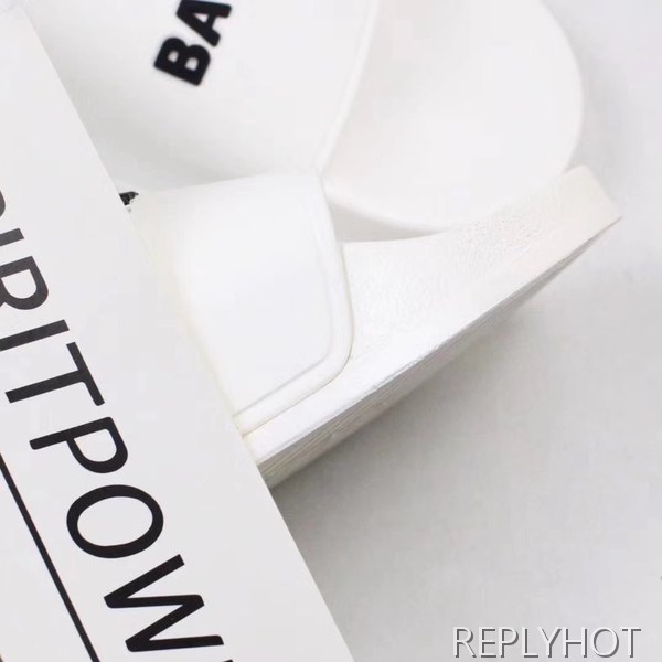 발렌시아가 2020 엠보로고슬리퍼 화이트컬러