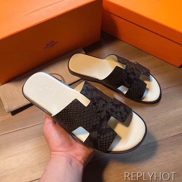 에르메스 2020 파이톤패턴 레더 이즈미르샌들