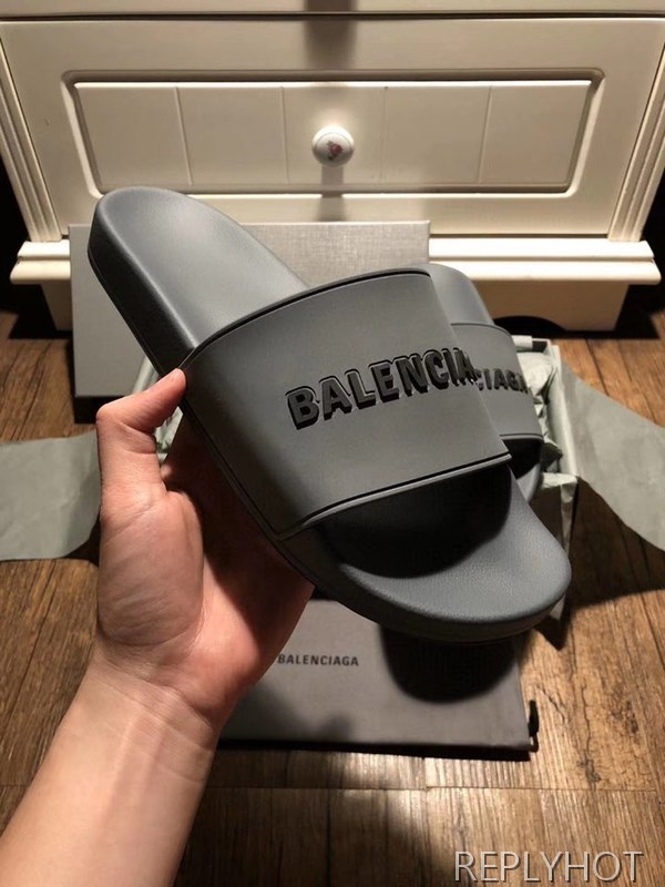 발렌시아가 2020 엠보로고 비치샌들 그레이컬러