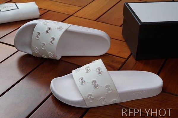 구찌 2020 시마엠보로고 화이트비치샌들