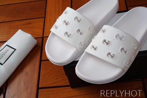 구찌 2020 시마엠보로고 화이트비치샌들