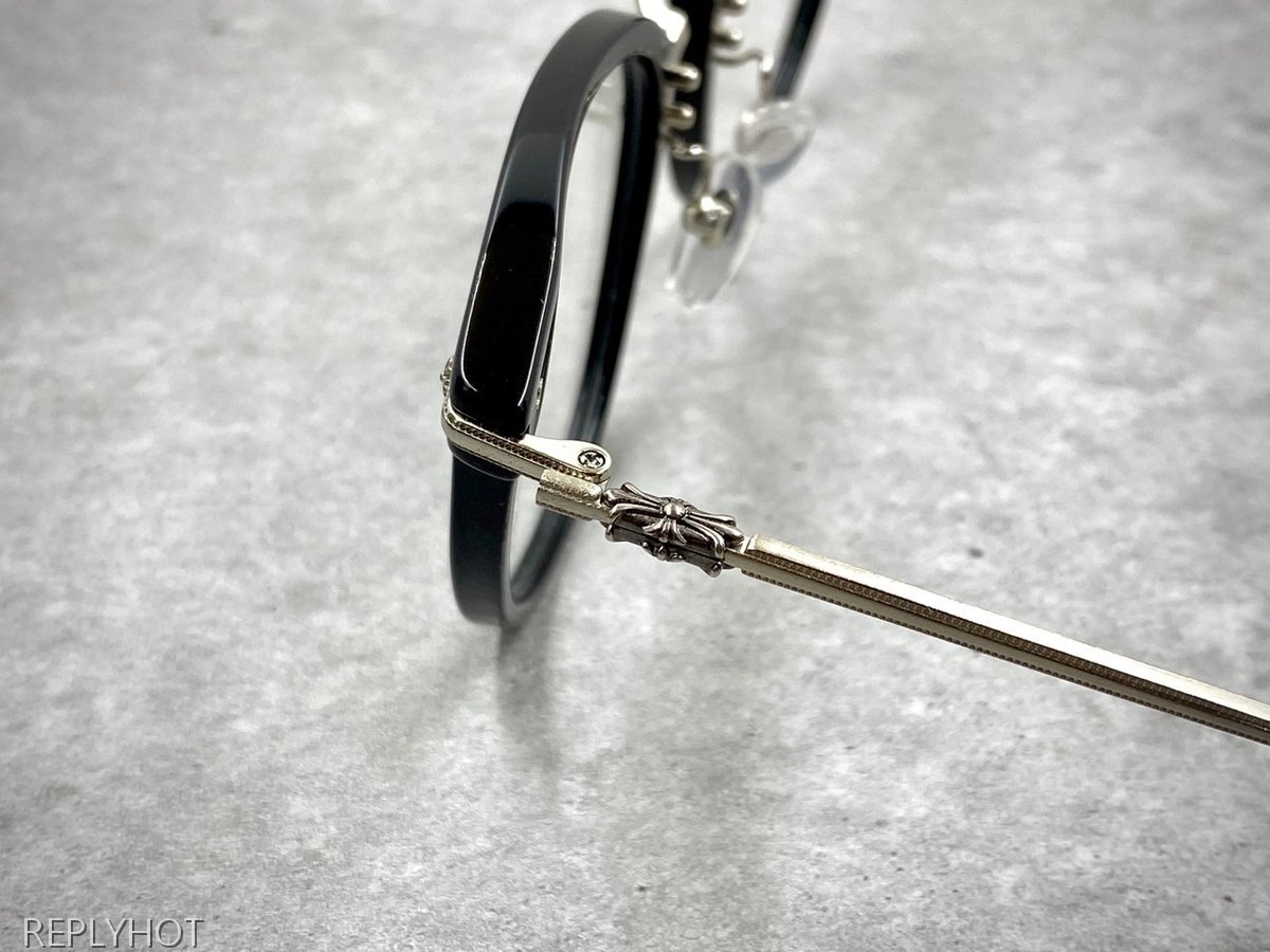 크롬하츠 샤가스 안경테