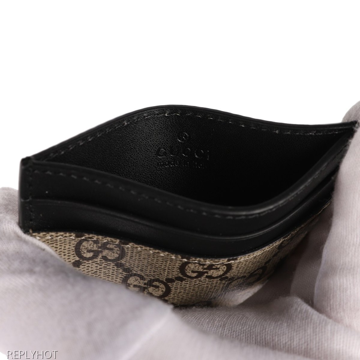 구찌 베스트리에 벌 프린트 카드 지갑