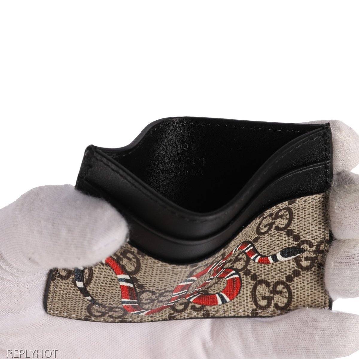 구찌 베스트리에 킹스네이크 프린트 카드 지갑