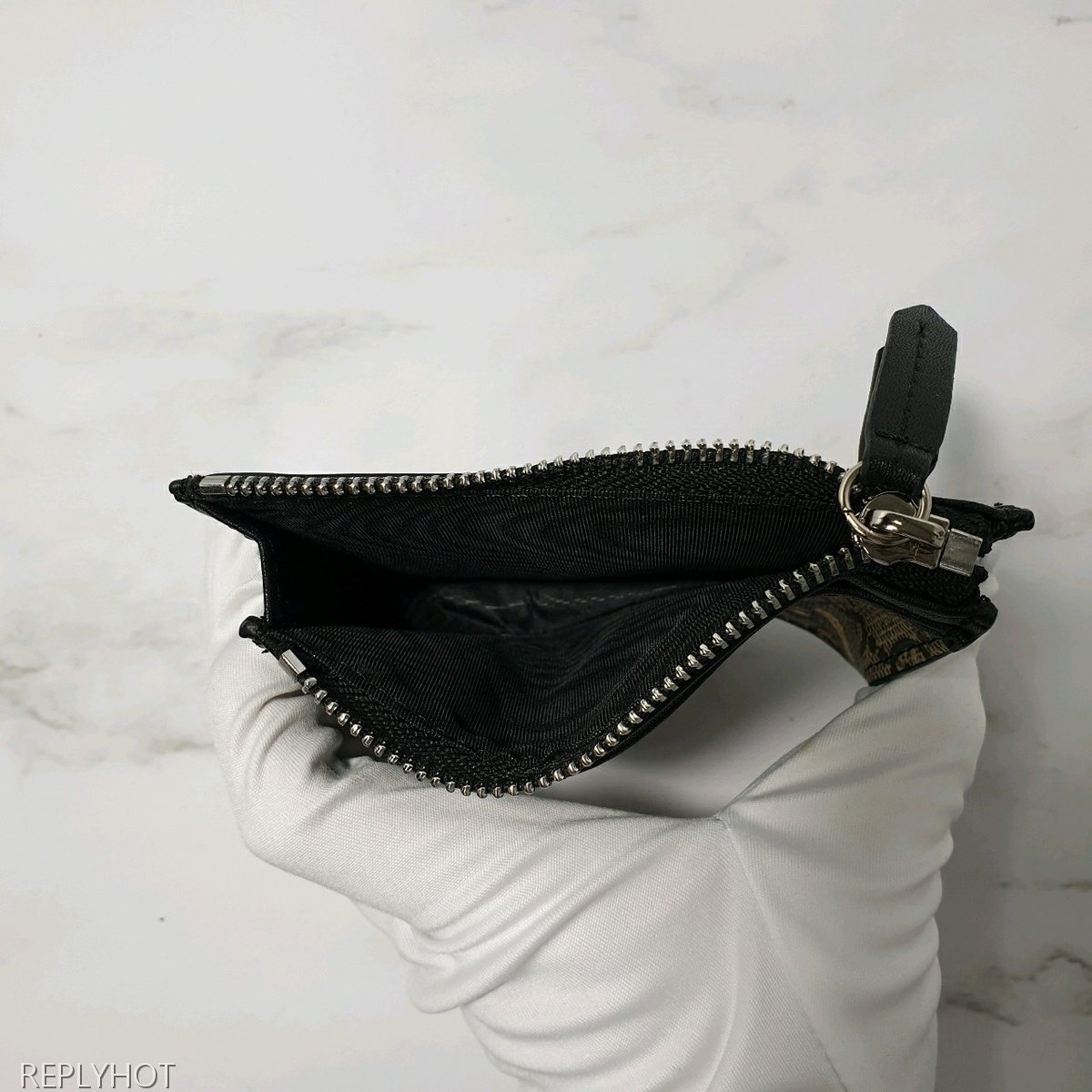 구찌 벌 프린트 카드 지갑