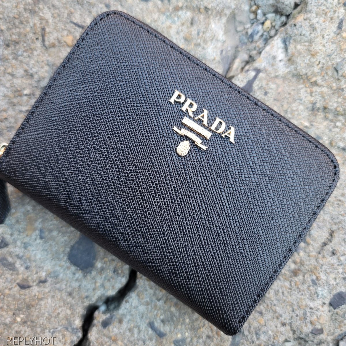 프라다 사피아노 카드 중지갑 블랙