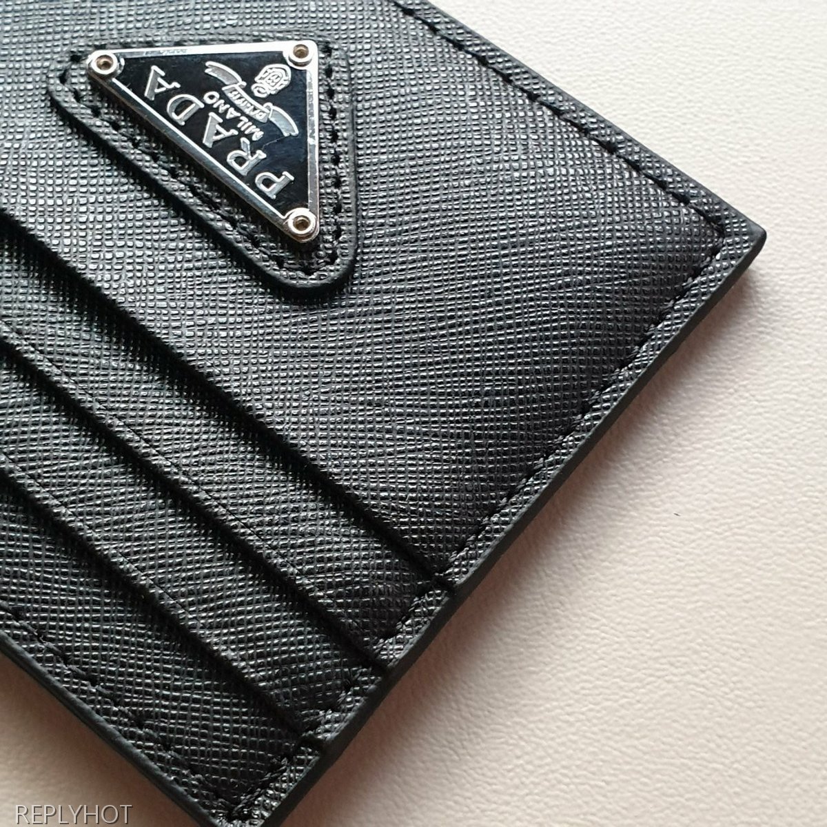 프라다 삼단 사피아노 카드지갑