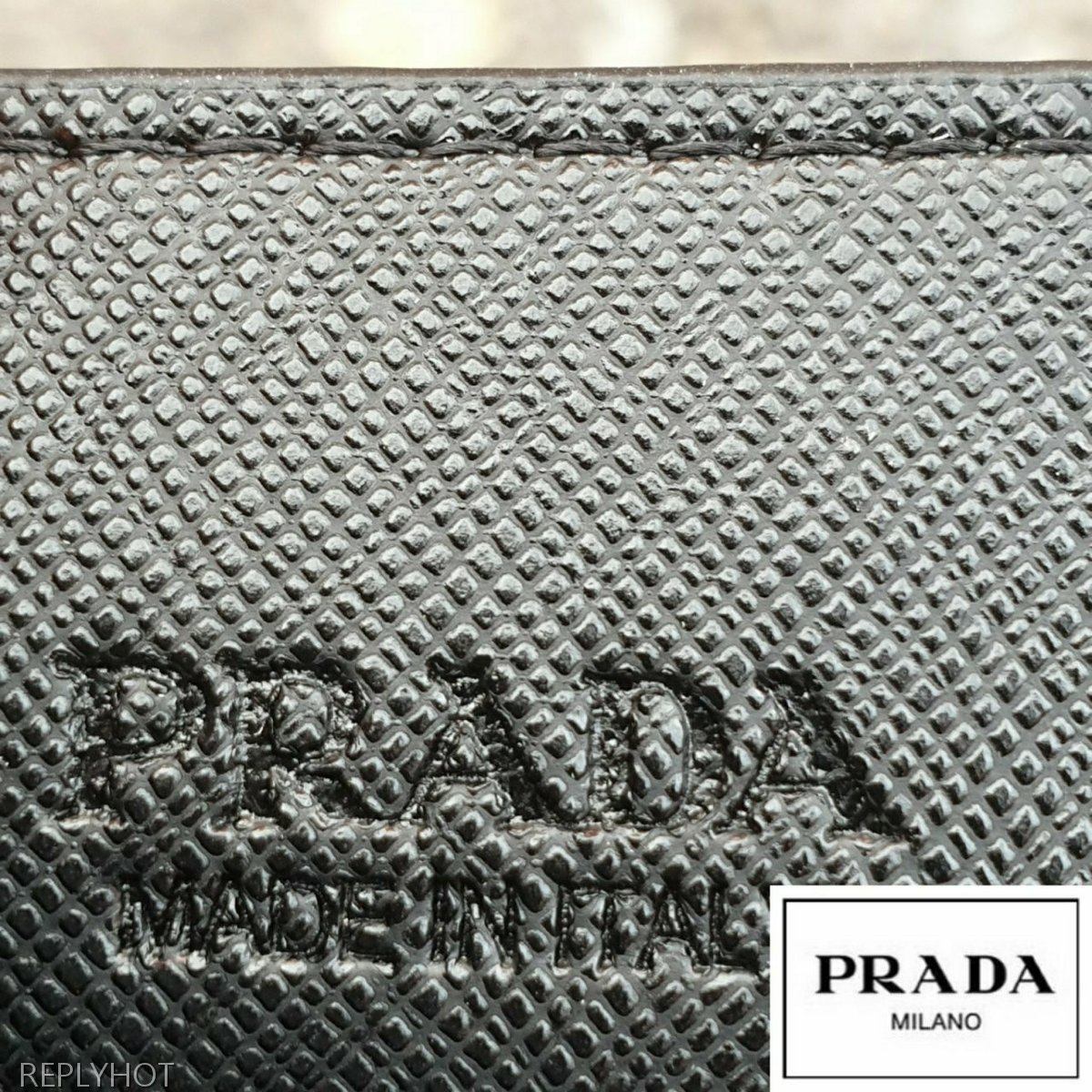 프라다 골드 사피아노 와펜 카드지갑