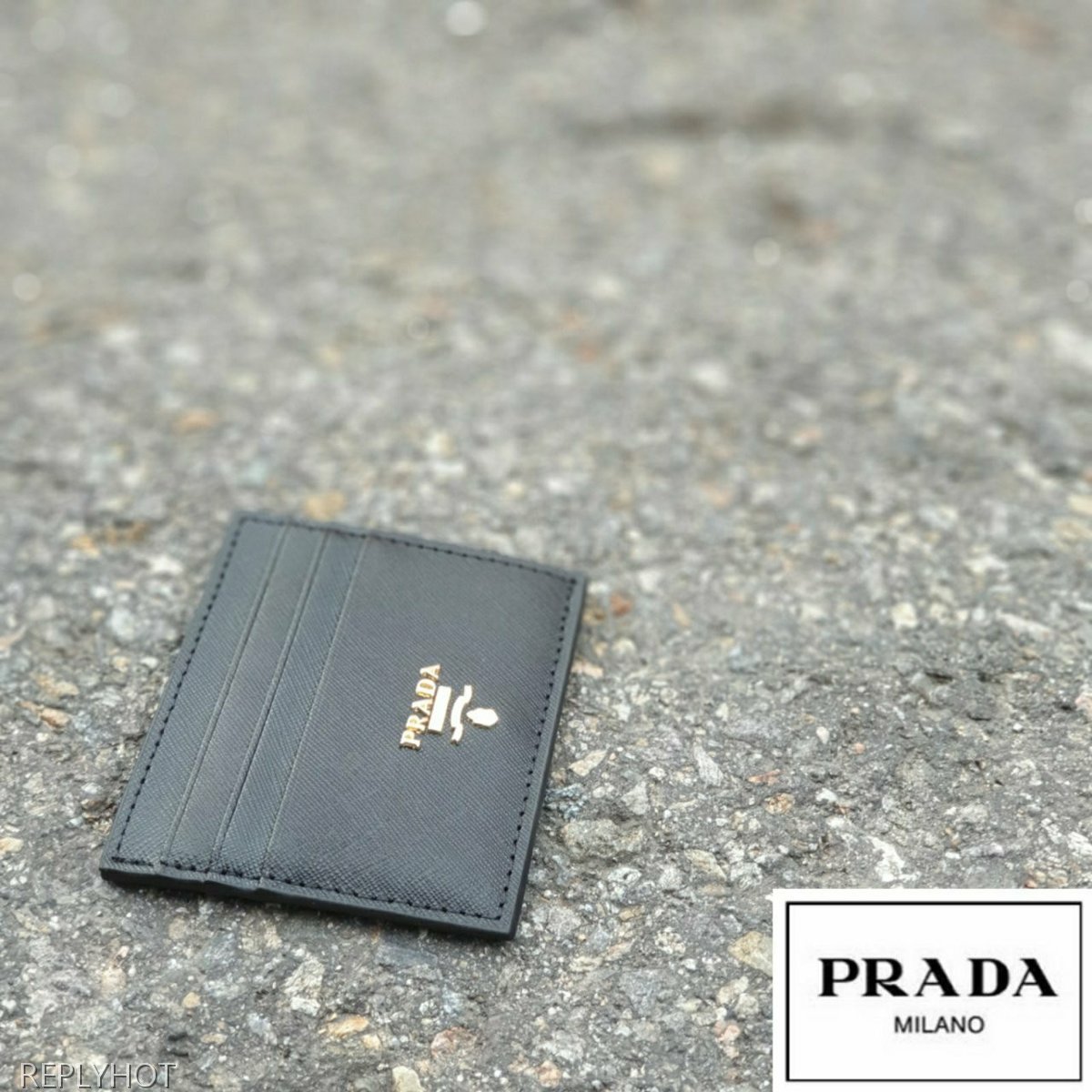 프라다 사피아노  골드로고 카드지갑