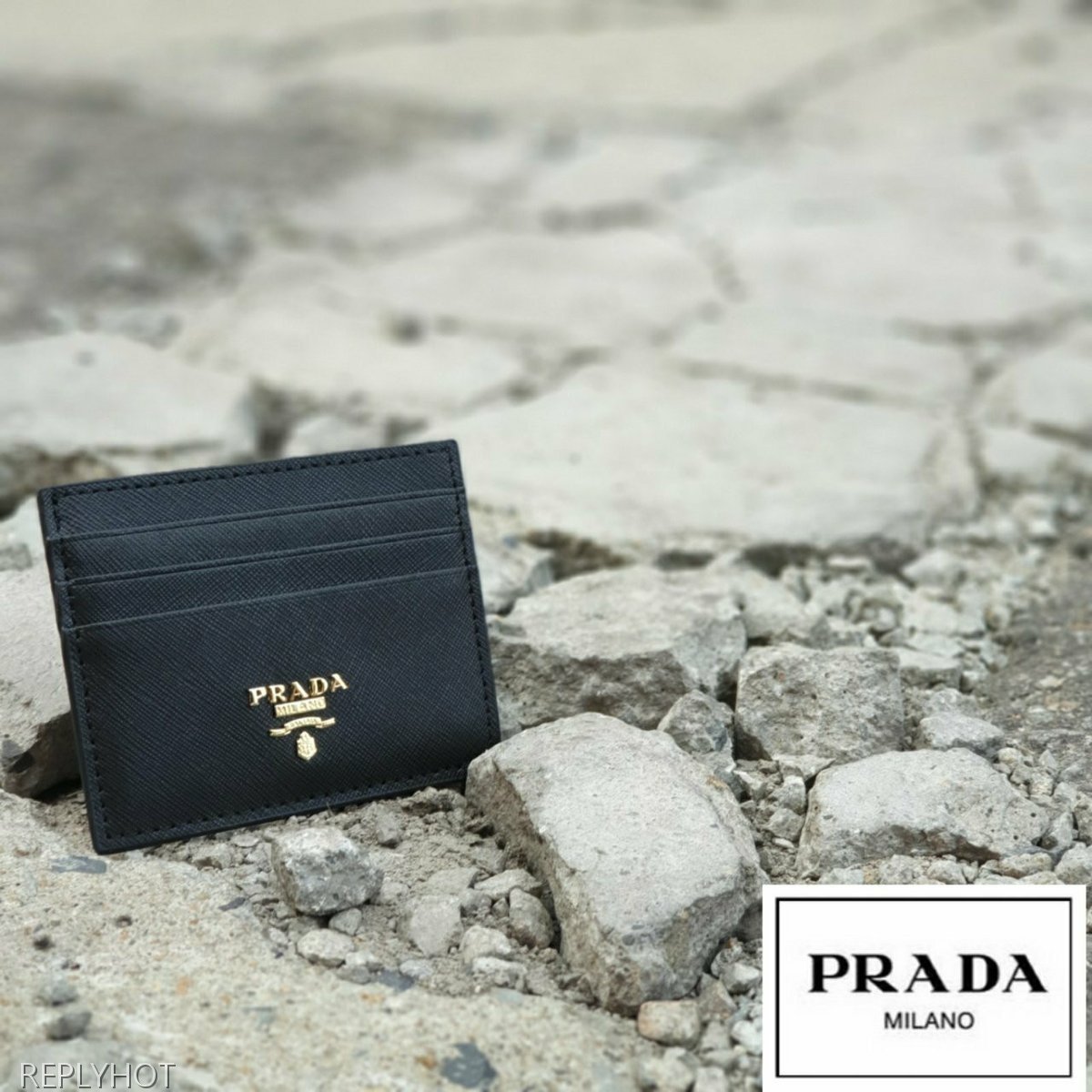프라다 사피아노  골드로고 카드지갑