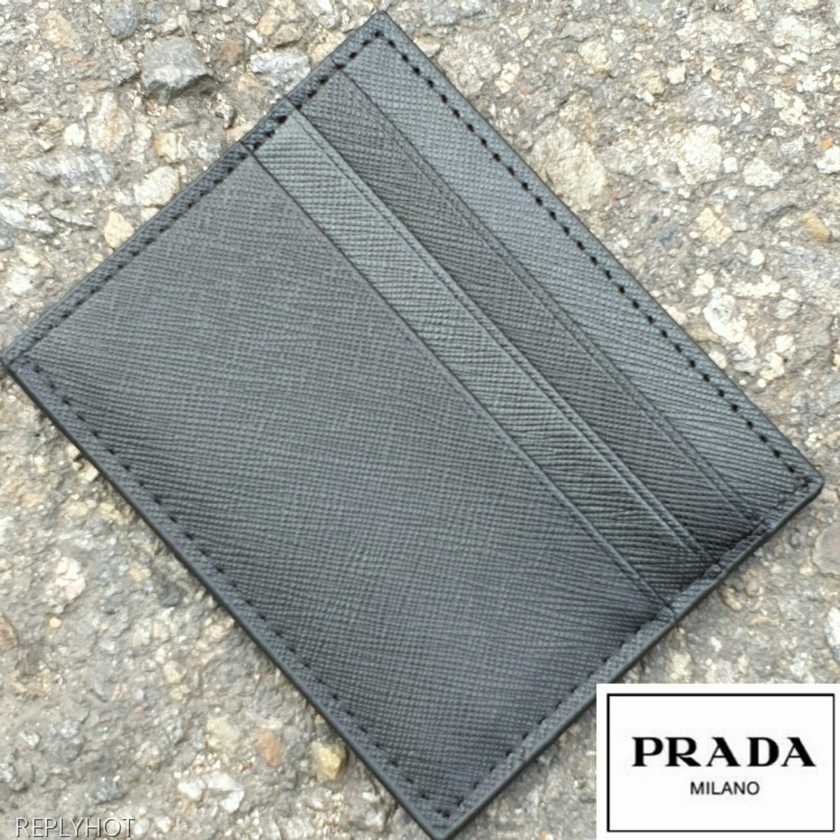 프라다 사피아노 엣지 골드로고 카드지갑