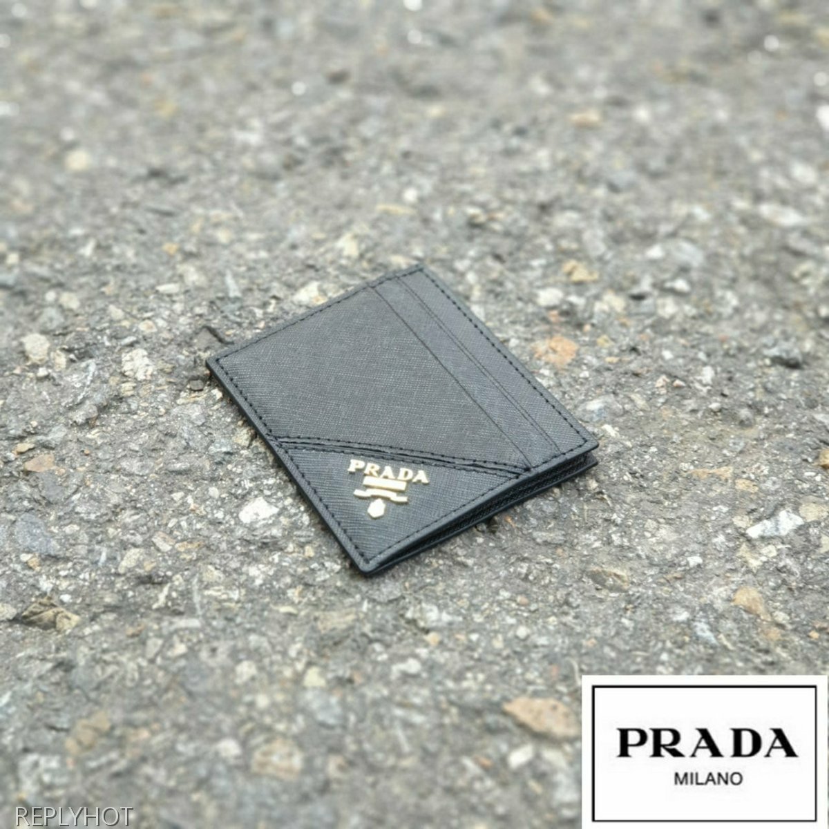 프라다 사피아노 엣지 골드로고 카드지갑
