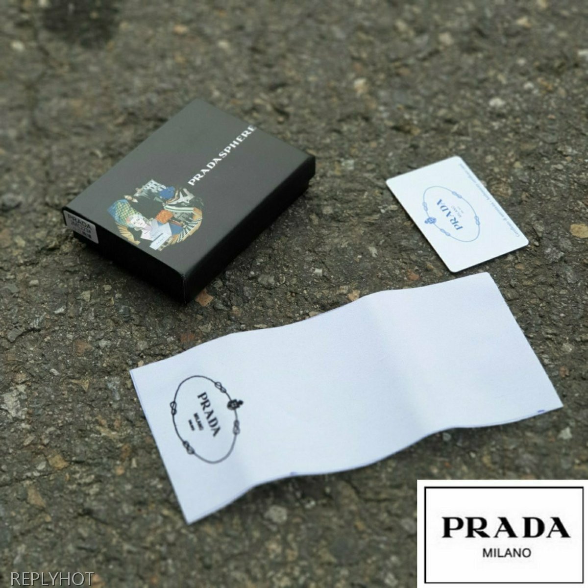 프라다 사피아노 엣지 골드로고 카드지갑