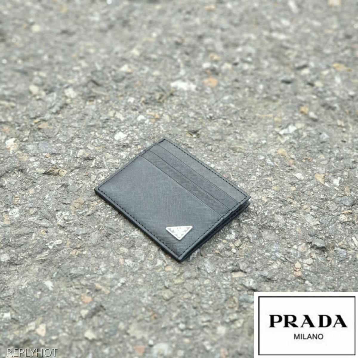 프라다 엣지 사피아노 와펜 카드지갑