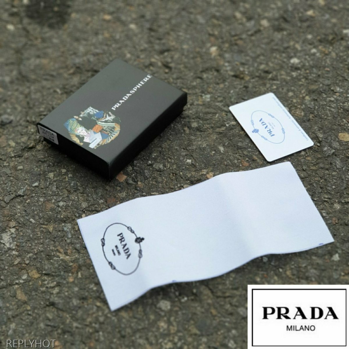 프라다 엣지 사피아노 와펜 카드지갑