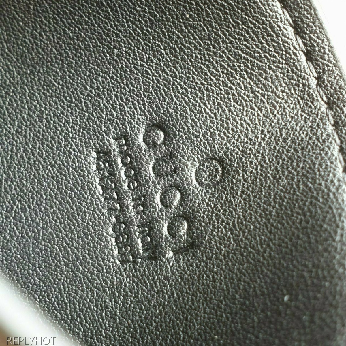 구찌 GG수프림 울프 XXV 프린트 카드지갑 브라운