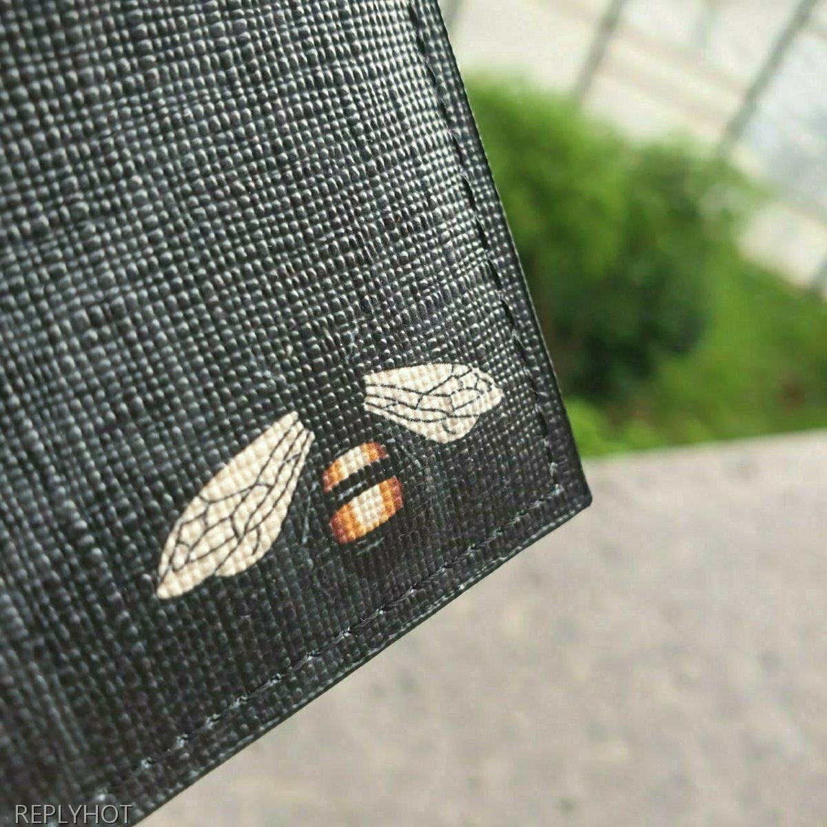 구찌 GG수프림 꿀벌 프린트 카드지갑 블랙