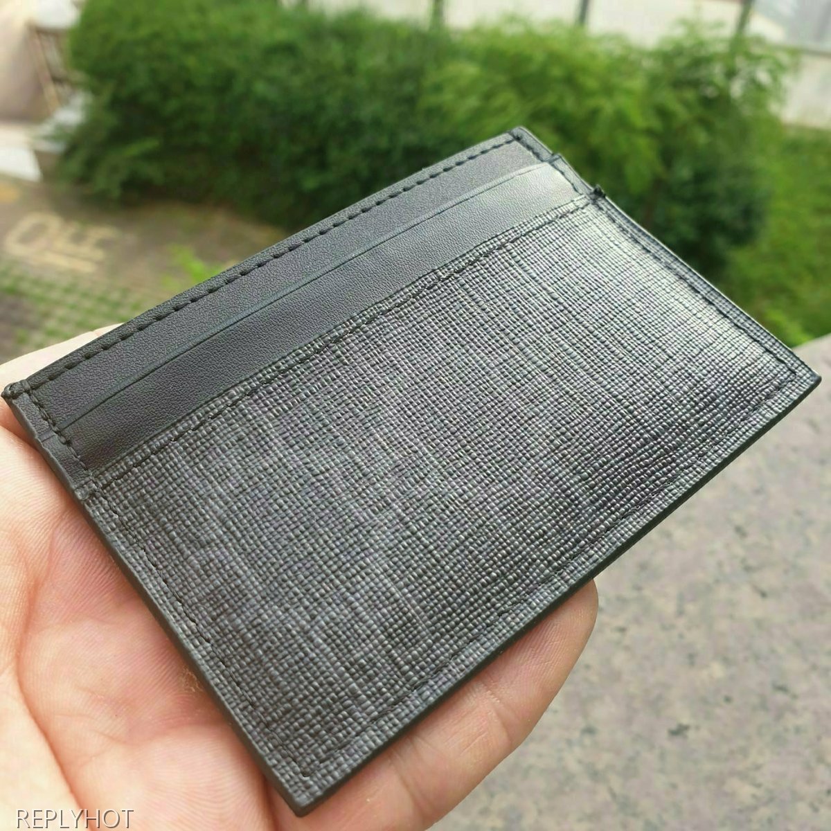 구찌 GG수프림 꿀벌 프린트 카드지갑 블랙