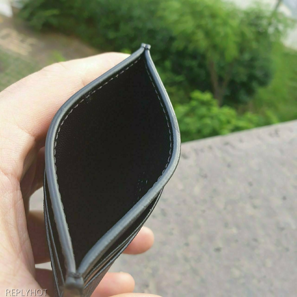 구찌 GG수프림 꿀벌 프린트 카드지갑 블랙