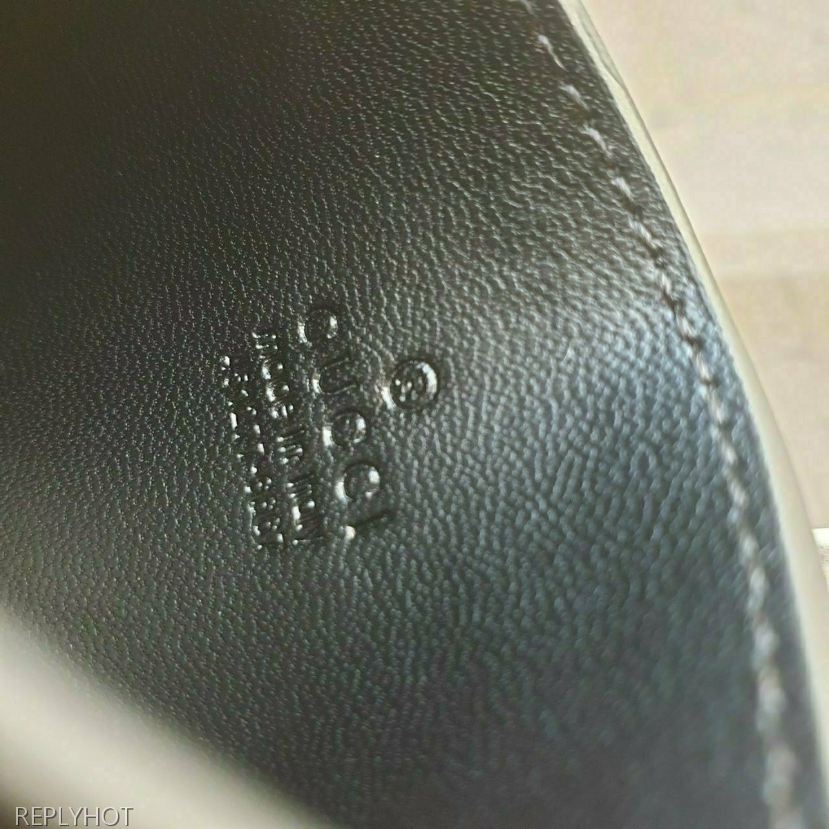 구찌 GG수프림 꿀벌 프린트 카드지갑 블랙