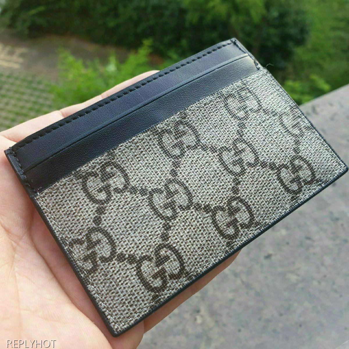 구찌 GG수프림 꿀벌 프린트 카드지갑 브라운