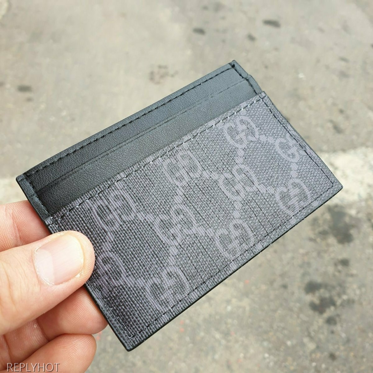 구찌 GG수프림 타이거 프린트 카드지갑 블랙