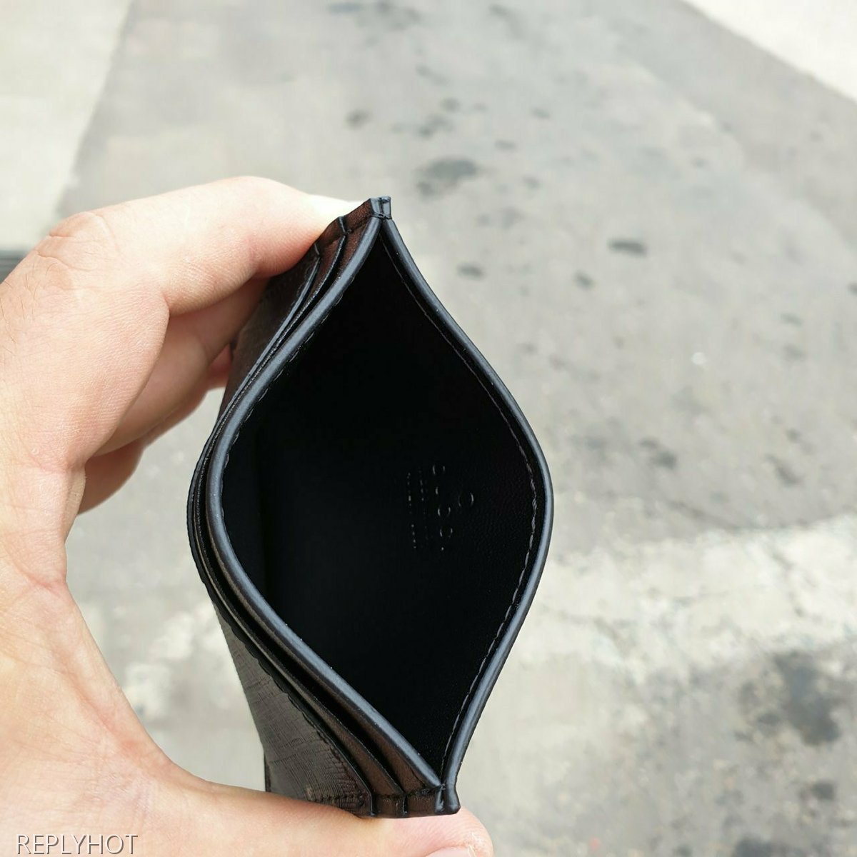 구찌 GG수프림 타이거 프린트 카드지갑 블랙