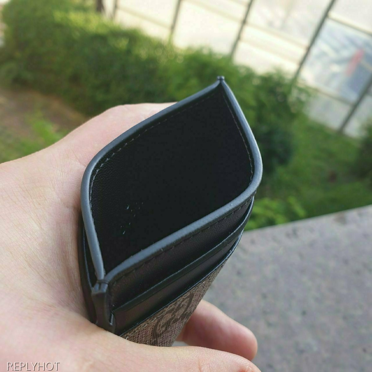 구찌 GG수프림 울프 프린트 카드지갑 브라운