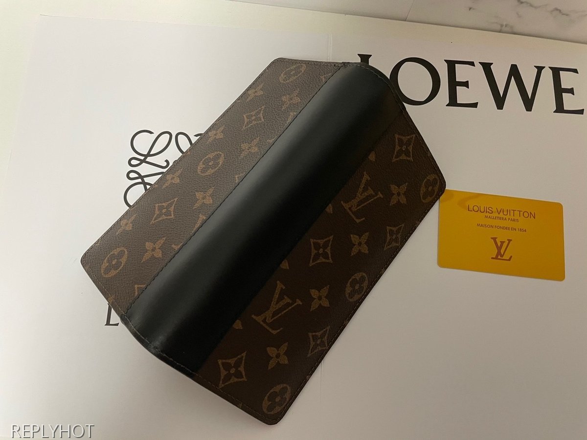 루이비통 마카사르 장지갑