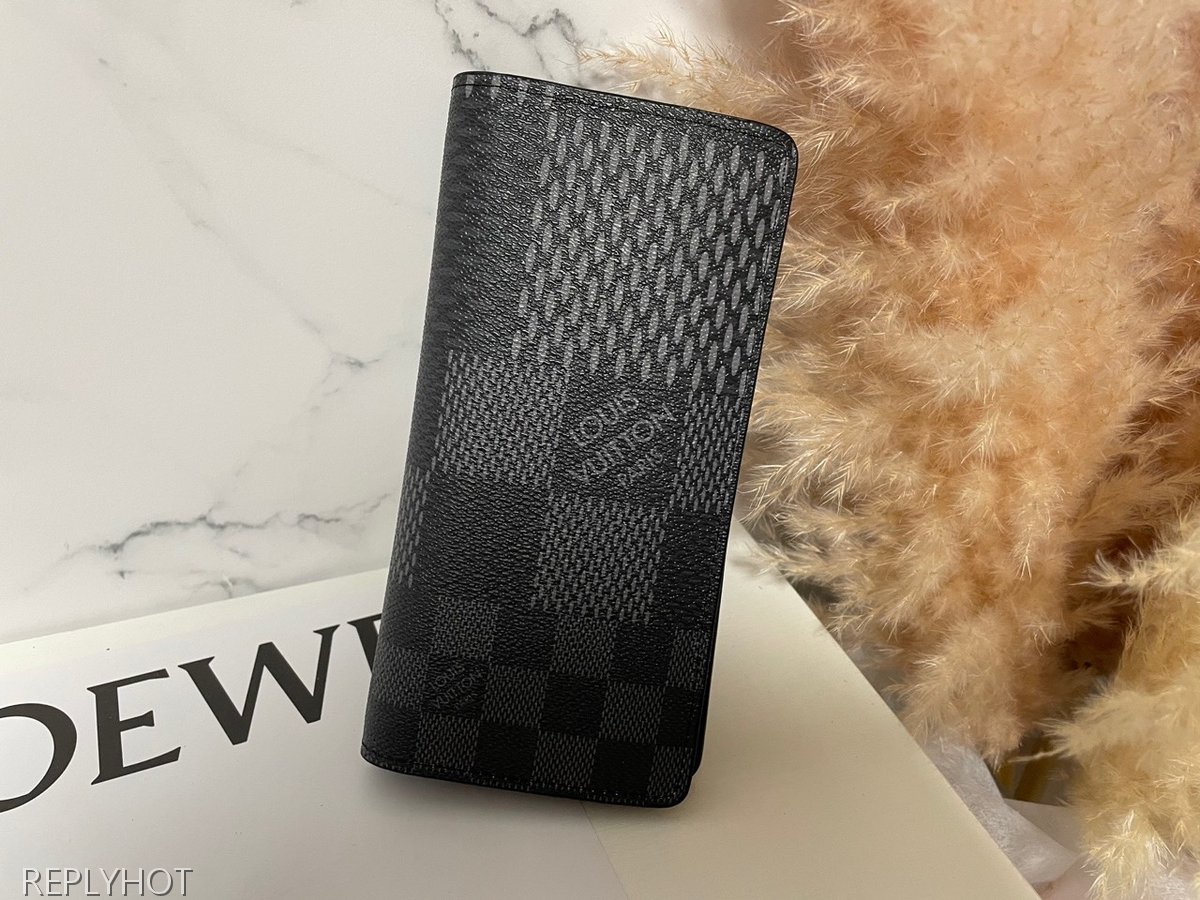 루이비통 시즌한정판 브라짜 장지갑